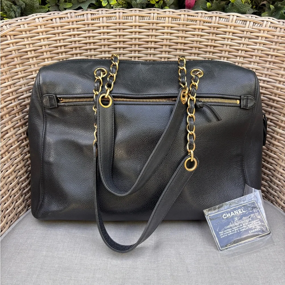 Authentic CHANEL black Caviar leather timeless Dome tote - Picture 4 of 16